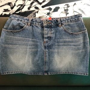 Split jean mini